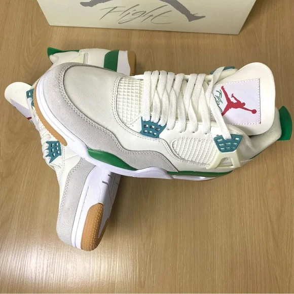 Women's Sneakers -Jordan 4 Retro SB ‘Pine Green’ - Picture 5 of 8